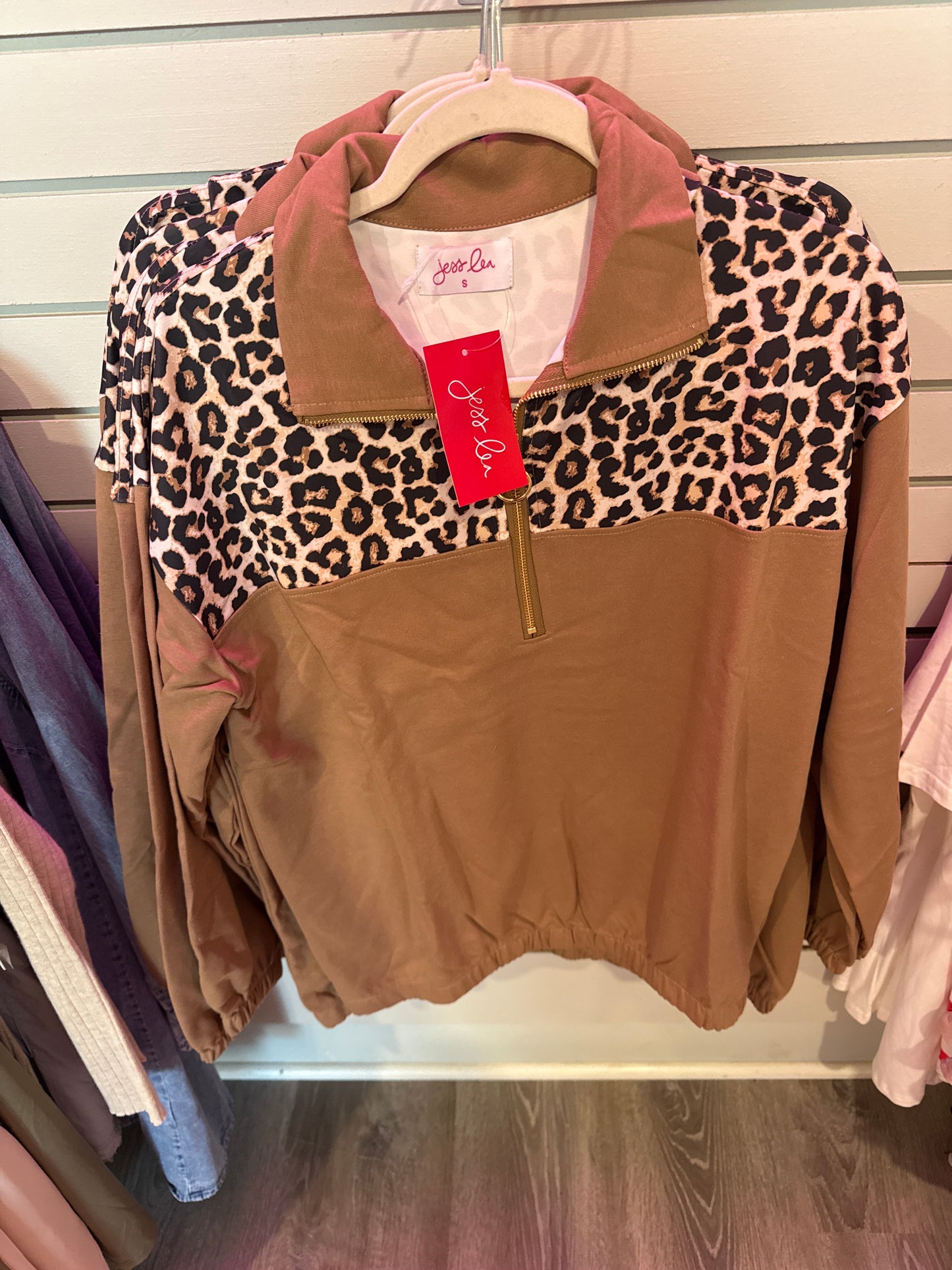 Mia printed pullover-safari chic