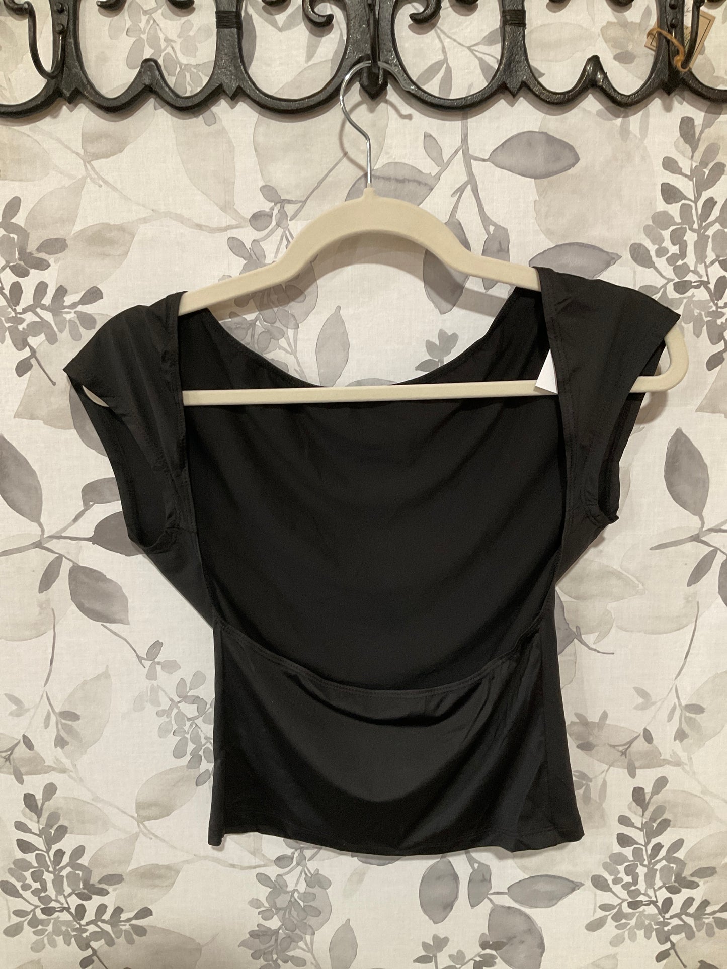 Black backless tee