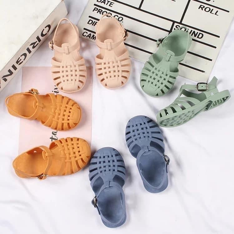 Solid colored jelly sandals