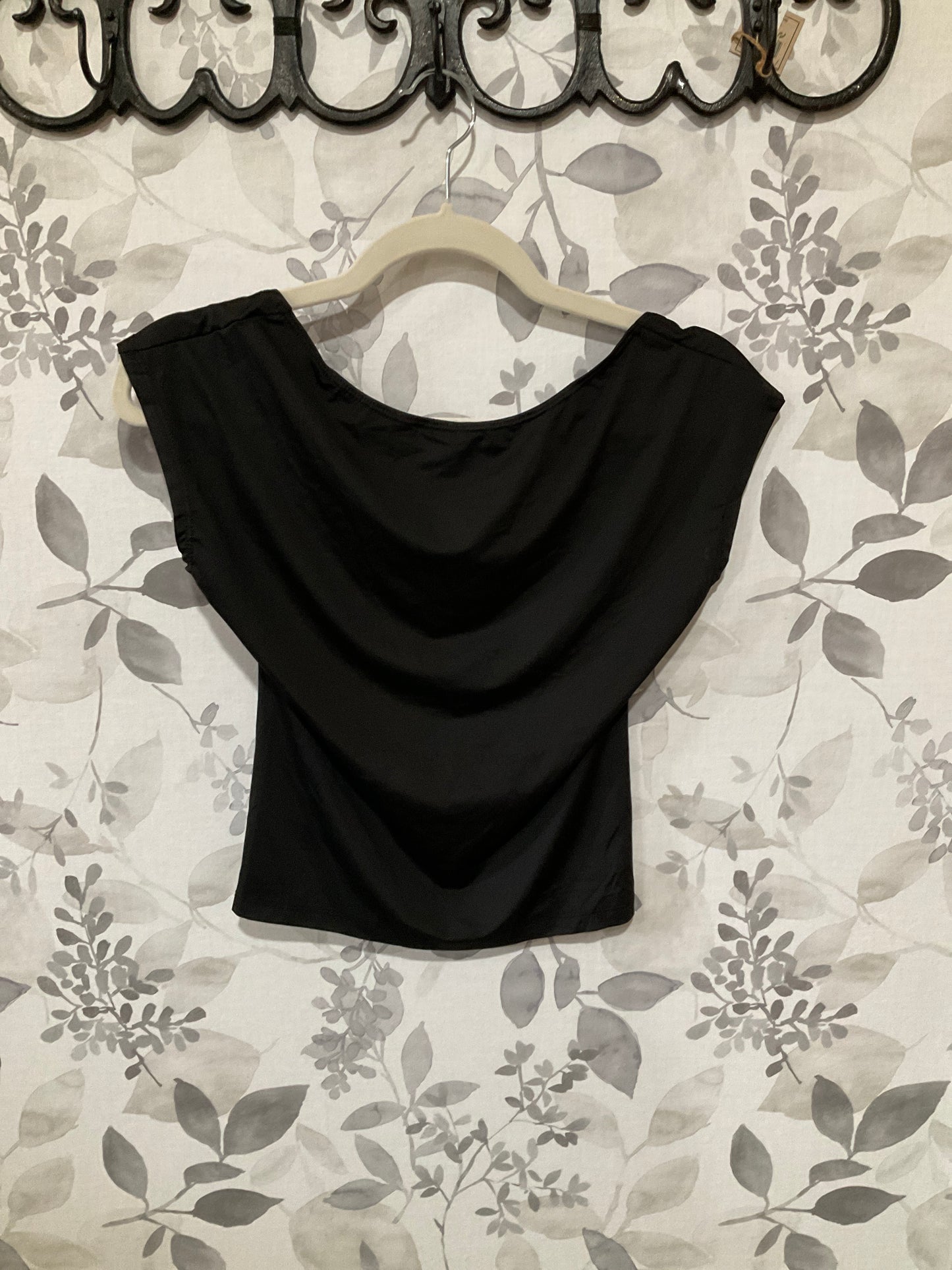 Black backless tee