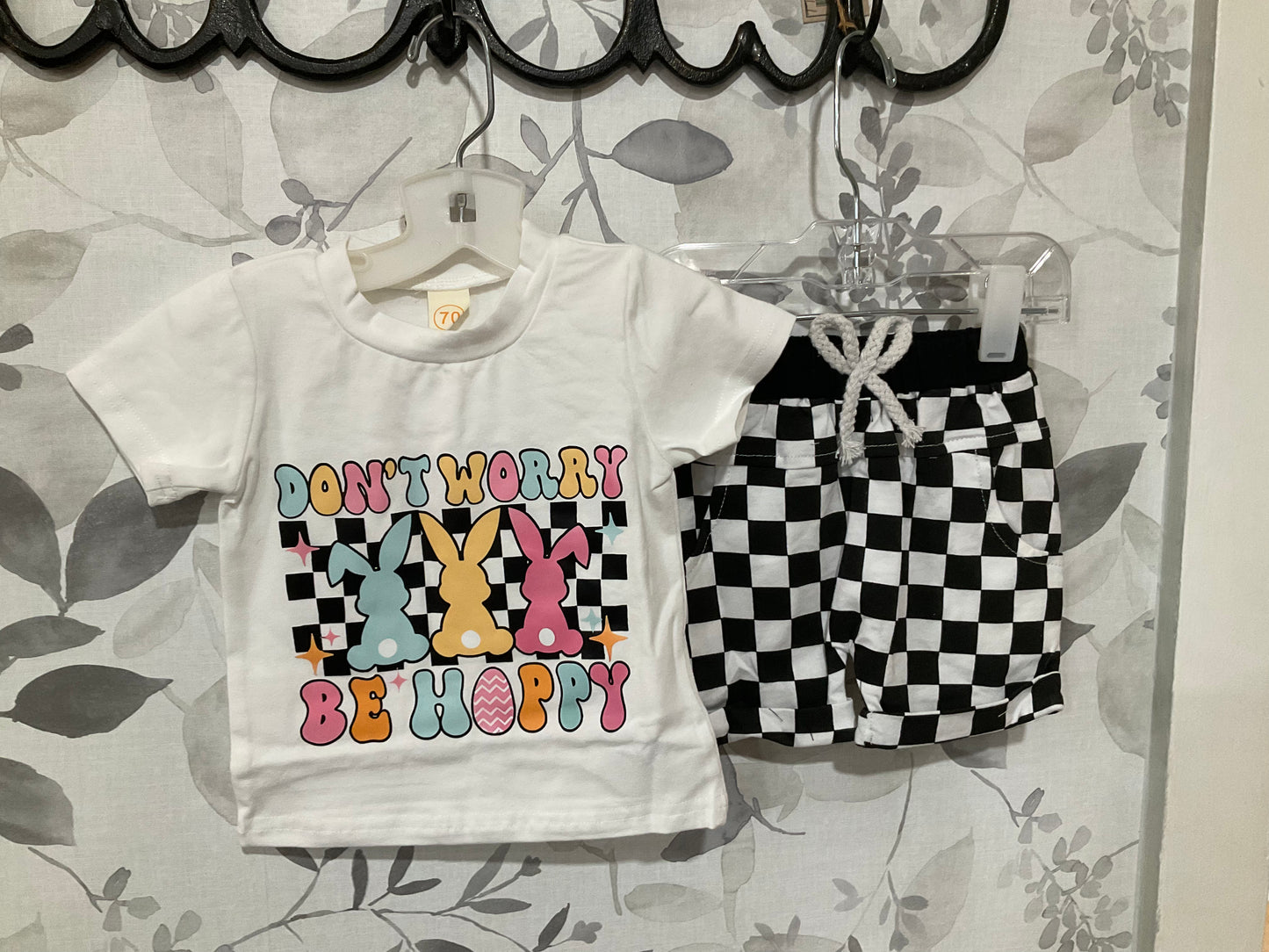 Don’t Worry be hoppy checkered short set